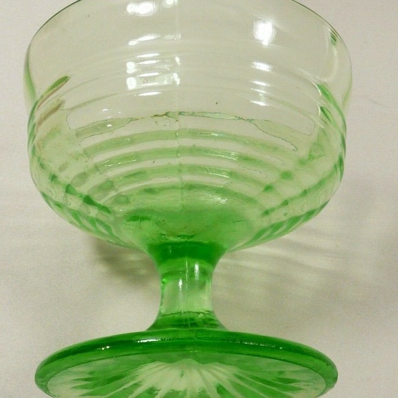 Vintage, Green Uranium Vaseline ( tested for glow as pictured) Depression Glass - Picture 4 of 7